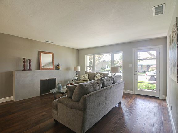2nd image of 3965 Casanova Dr