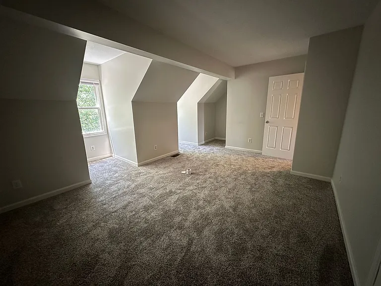 1047 Blue Ridge Dr — Photo 18