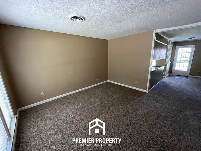 3210 Morningview Dr — Photo 3