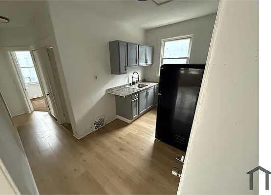 3550 Saint Clair St — Photo 4