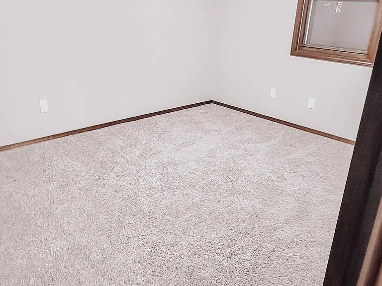 843 Edgewood Dr — Photo 6