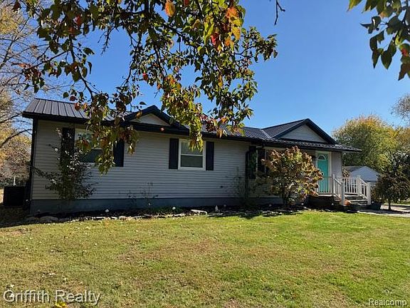 3rd image of 3148 Hogback Rd