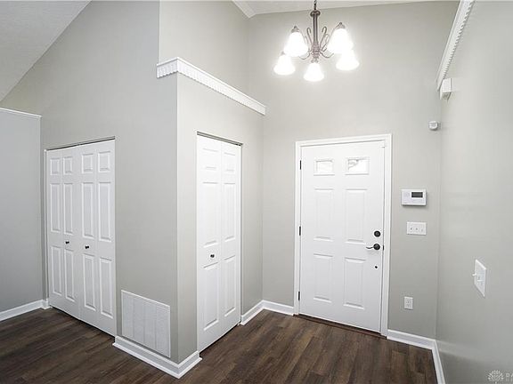 3rd image of 918 Sleepy Hollow Dr