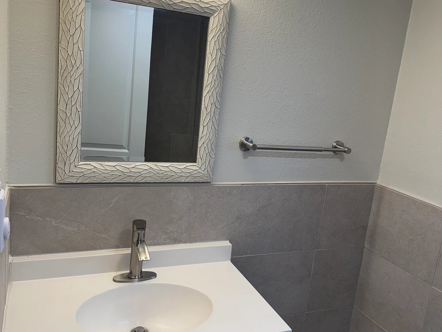 2 bed, 600 sqft, $2,070 — Photo 4