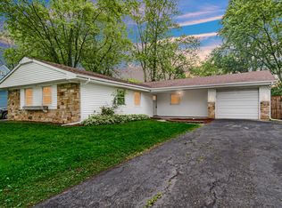 397 Clear Creek Dr, Valparaiso, IN 46385