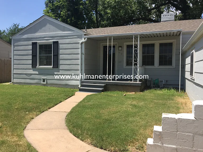 419 S Bleckley Dr — Photo 2