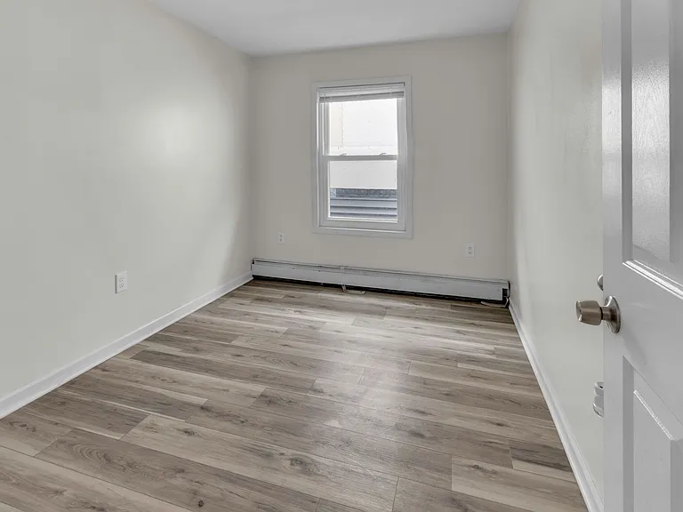65 Montgomery Ave #G1 — Photo 9