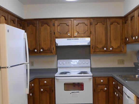 3rd image of 3710 Howard Dr APT 10