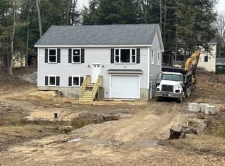 73 Peacham Rd, Center Barnstead, NH 03225