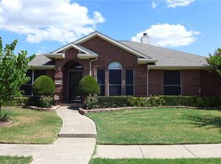 2110 Lone Pecan Dr, Garland, TX 75040
