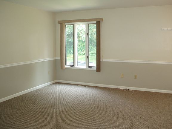 5th image of 1744 Falcon Dr APT C
