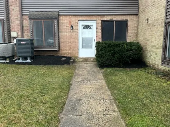 5200 Hilltop Dr #137-H2, Brookhaven, PA 19015