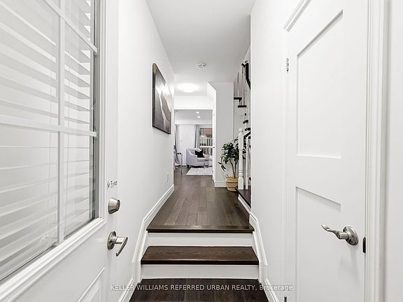 4th image of 10 Bassett Blvd #25