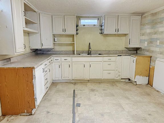 4th image of 103 Bullis St