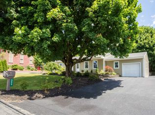 992 Bushkill Center Rd, Nazareth, PA 18064