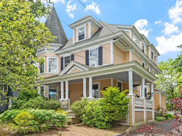 10 Stevens St, Methuen, MA 01844
