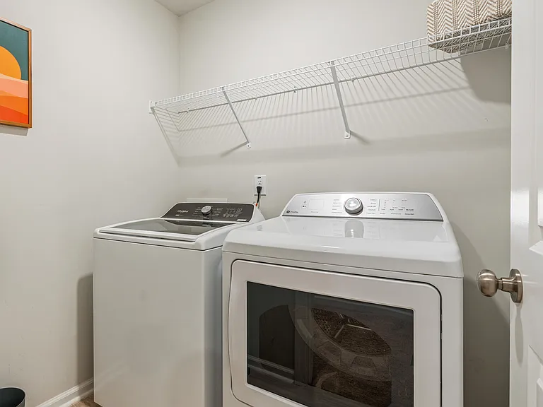 185 Millennium Dr — Photo 28