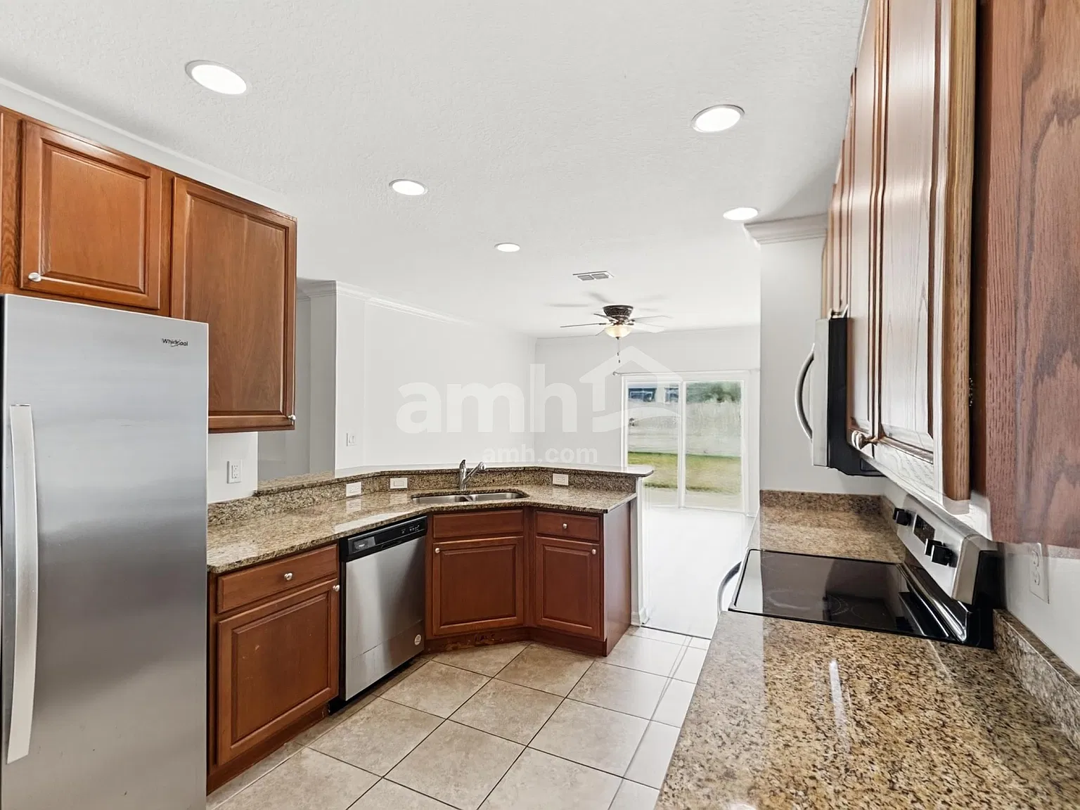 4 bed, 2.0 bath, 1877 sqft, $2,340 — Photo 3
