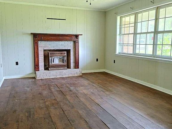 2nd image of 470 McGregor Chapel Rd N