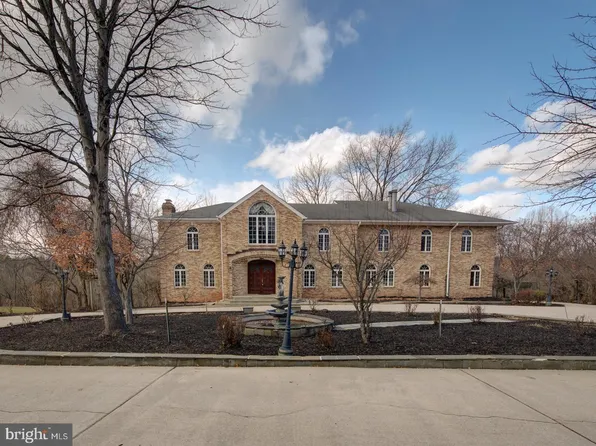 1100 Plato Ln, Herndon, VA 20170