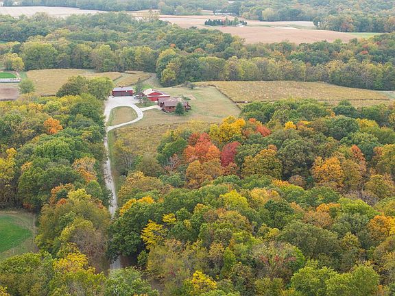 4th image of 1066 County Road 1150 Rd N