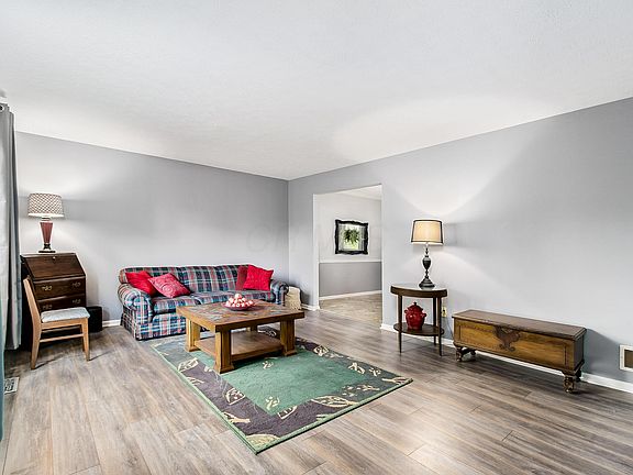 5th image of 653 Antler Ct