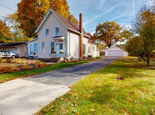 371 McHenry Ave, Crystal Lake, IL 60014