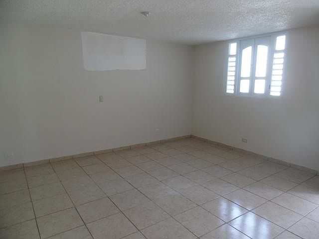 2nd image of 2O28 Calle 21