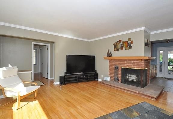 3rd image of 2854 S Cleveland Park Dr