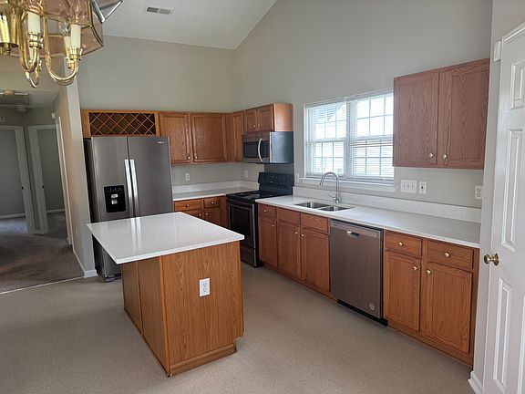 Kitchen with ss appliances_10072024