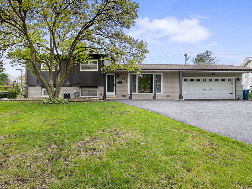 1st image of 724 Lexington Dr