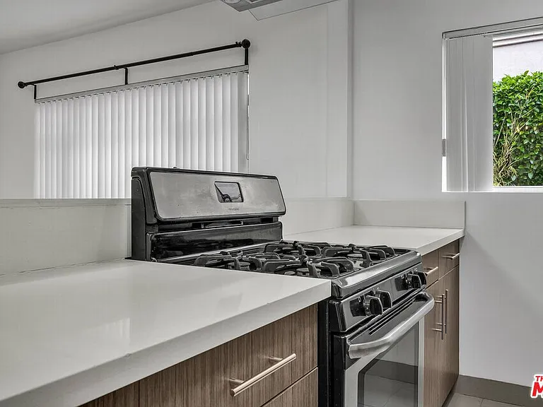 149 S Hayworth Ave #1 — Photo 6