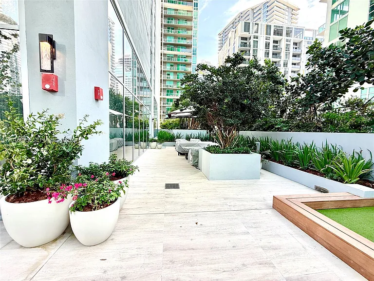 77 SE 5th St #1213 — Photo 30