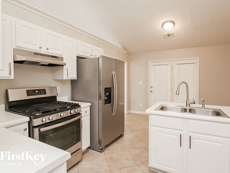 510 Sunnyside Dr — Photo 6