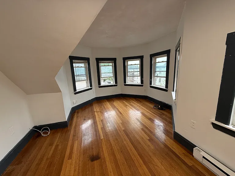 107 Bloomfield St #3 — Photo 4