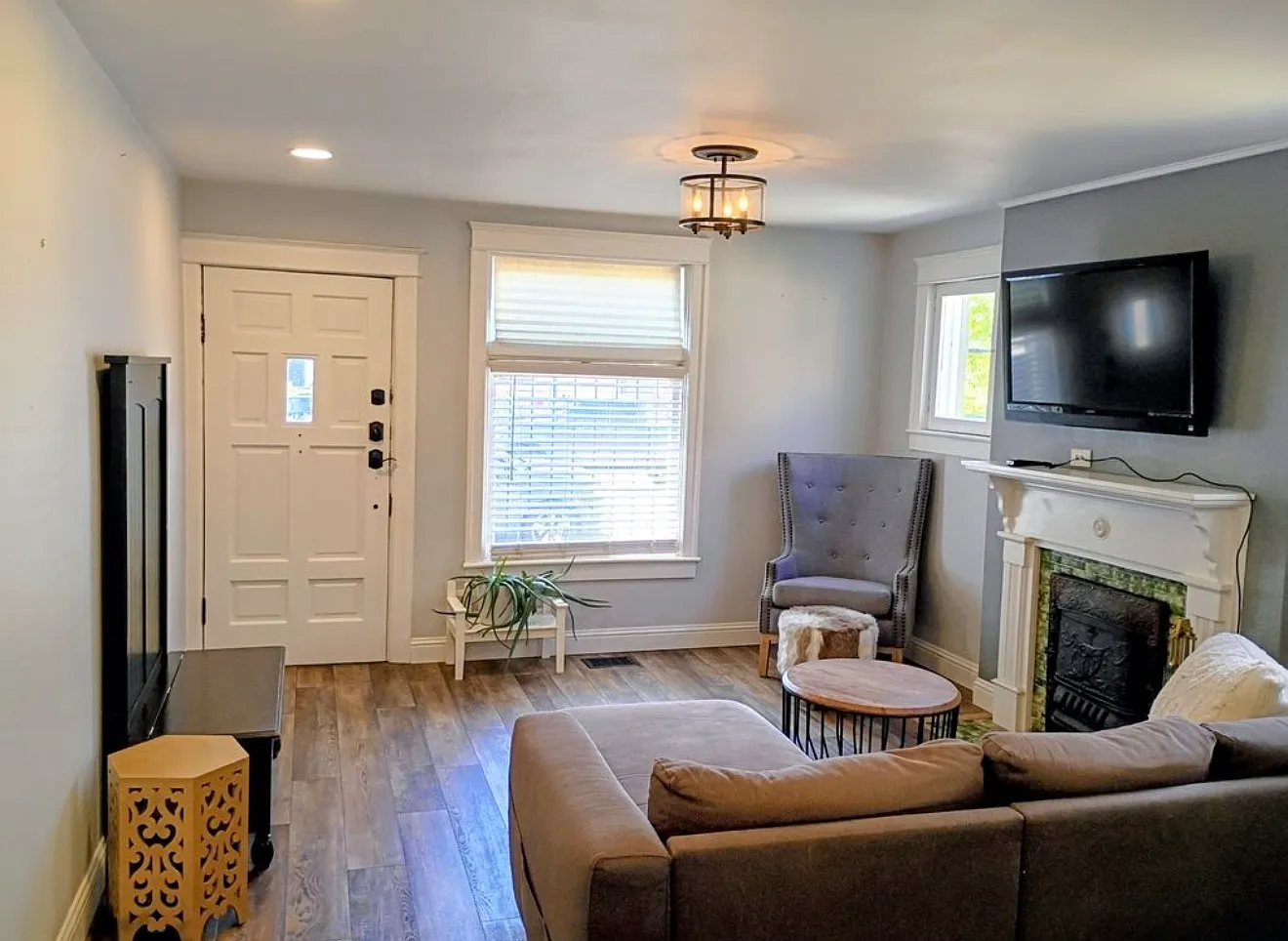 2 bed, 950 sqft, $2,200 — Photo 4