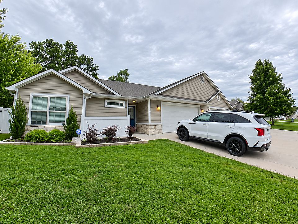 1st image of 801 Highland Ridge Dr