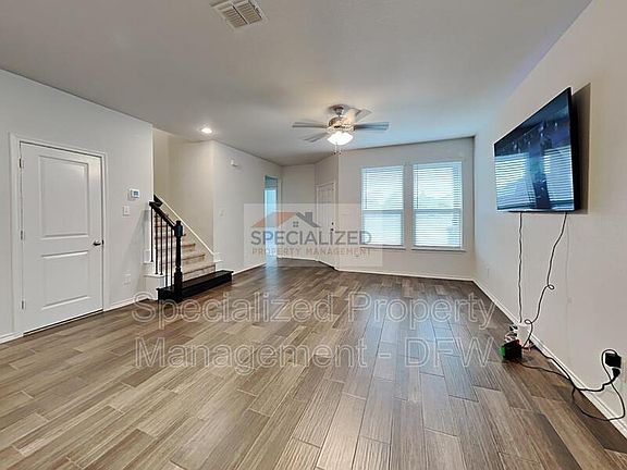 2nd image of 453 Milverton Dr