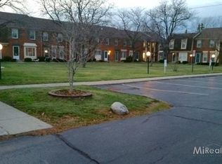 31039 Hoover Rd, Warren, MI 48093