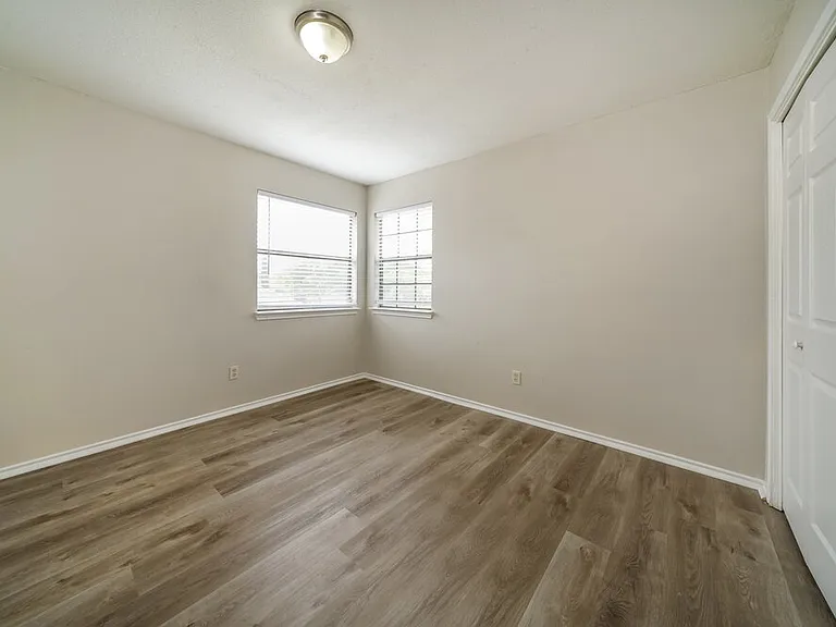 8801 Pine Forest Dr — Photo 14