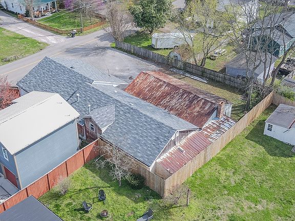 4th image of 503 N Petway St