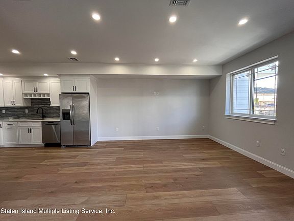 3rd image of 321 Liberty Ave Floor 1