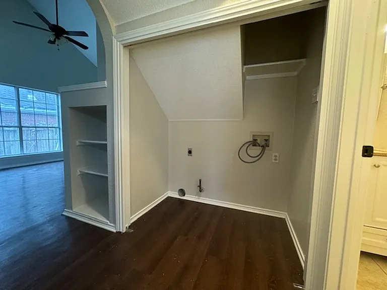 4713 Castleman Dr — Photo 19
