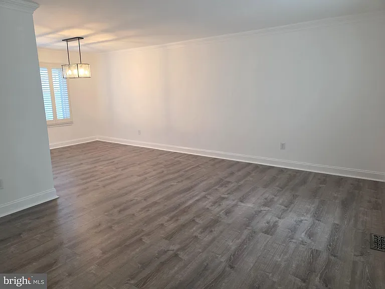 251 Fir Tree Ct — Photo 3