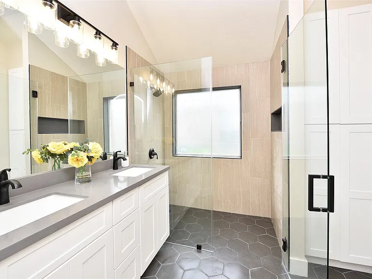 7715 Butler Lakes Ct — Photo 21