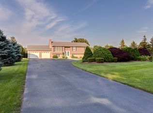 1600 Pippin Orchard Rd, Cranston, RI 02921