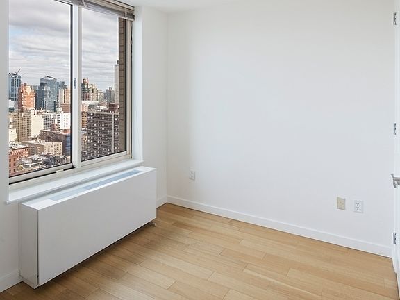 5th image of 260 W 54th St APT 47C
