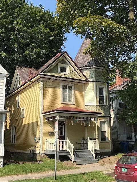 6 bed, $6,840 — Photo 1