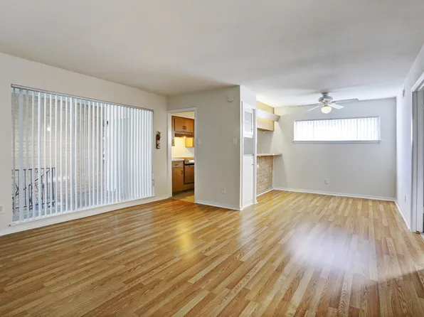 3703 Roseland St Unit 1-12-17, Houston, TX 77006
