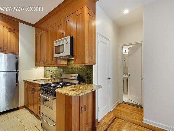 5th image of 11 Montague Ter APT 3F